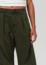 Load image into Gallery viewer, Flight Pant in Dogwood