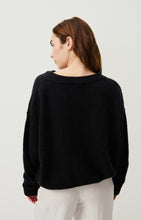 Load image into Gallery viewer, Vitow Sweater in Noir