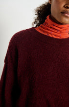Load image into Gallery viewer, Vitow Sweater in Grenat Chine