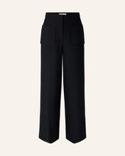 Load image into Gallery viewer, Alberwool Straight Leg Pleated Pant in Black