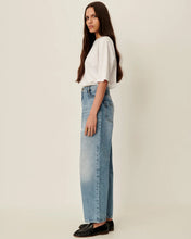 Load image into Gallery viewer, Bay Cruise Jeans in Astral Blue