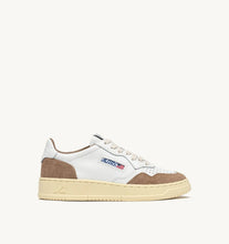 Load image into Gallery viewer, Medalist Low Top Trainers in Soft Leather/ Suede White/ Antilope