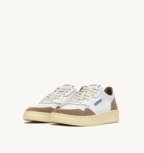 Load image into Gallery viewer, Medalist Low Top Trainers in Soft Leather/ Suede White/ Antilope