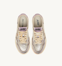 Load image into Gallery viewer, Super Vintage Low Top Trainers in Platinum & Lilac Leather