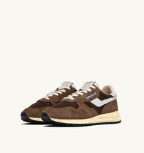 Load image into Gallery viewer, Reelwind Low Top Trainers in Nylon/ Crack White Tundra