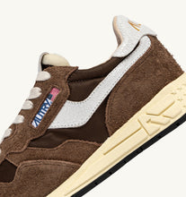 Load image into Gallery viewer, Reelwind Low Top Trainers in Nylon/ Crack White Tundra