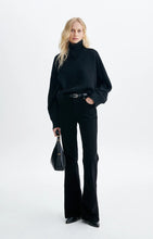 Load image into Gallery viewer, Ballerine Jumper in Noir
