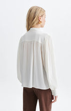 Load image into Gallery viewer, Helene Blouse in Ivoire
