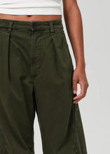 Load image into Gallery viewer, Flight Pant in Dogwood
