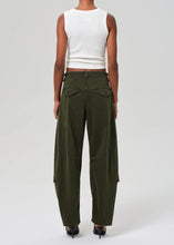 Load image into Gallery viewer, Flight Pant in Dogwood
