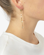 Load image into Gallery viewer, Pendant Earring in Ecru
