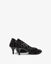 Load image into Gallery viewer, Peleo Pumps in Black
