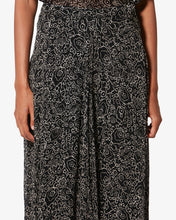 Load image into Gallery viewer, Lycia Skirt in Black/ Ecru
