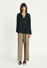 Load image into Gallery viewer, Pareis Shirt in Noir
