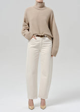 Load image into Gallery viewer, Scout Turtleneck Jumper in Fawn
