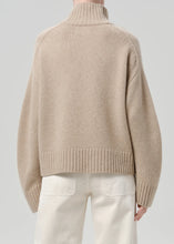 Load image into Gallery viewer, Scout Turtleneck Jumper in Fawn
