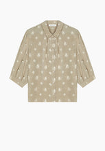Load image into Gallery viewer, Vilaflor Blouse in Pecan
