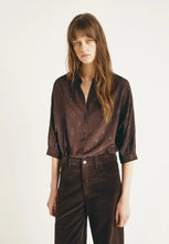Load image into Gallery viewer, Carole Shirt in Brown

