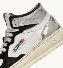 Load image into Gallery viewer, Super Vintage Mid Top Trainers in White Leather/Black/Silver
