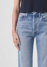 Load image into Gallery viewer, 90s Pinch Waist Jeans in Infinite
