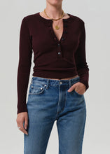 Load image into Gallery viewer, Varra Henley Top in Mahogany
