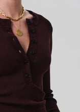 Load image into Gallery viewer, Varra Henley Top in Mahogany
