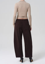 Load image into Gallery viewer, Miro Sweatpant in Chocolate

