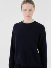Load image into Gallery viewer, Sagan Jumper in Navy
