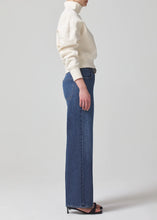 Load image into Gallery viewer, Annina 33&quot; Jeans in Chantry
