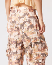 Load image into Gallery viewer, Elore Pants in Camel
