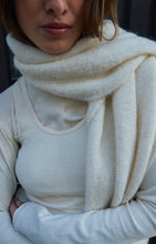 Load image into Gallery viewer, East Scarf in Pearl Melange
