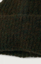 Load image into Gallery viewer, East Beanie in Spruce Melange
