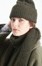 Load image into Gallery viewer, East Beanie in Spruce Melange
