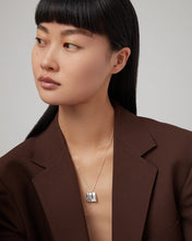 Load image into Gallery viewer, Sundra Pendant Necklace in Silver

