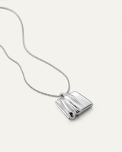 Load image into Gallery viewer, Sundra Pendant Necklace in Silver
