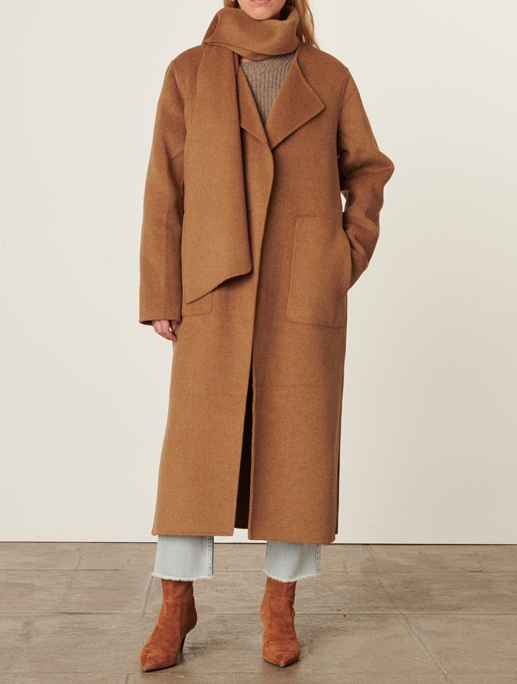 Valeran Trenchcoat in Khaki