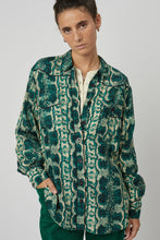 Load image into Gallery viewer, Edine Shirt in Green
