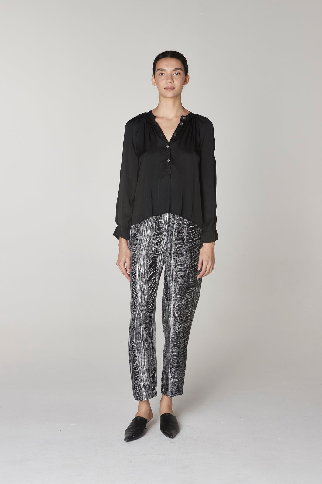 Sparrow Top in Black