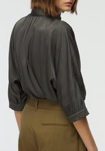 Load image into Gallery viewer, Mavor Shirt in Volcanic

