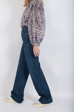 Load image into Gallery viewer, Salika Top in White/Blue
