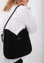 Load image into Gallery viewer, Vigo Hobo Bag In Black/Gold

