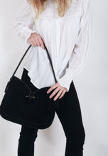 Load image into Gallery viewer, Vigo Hobo Bag In Black/Gold
