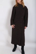Load image into Gallery viewer, Sabine coat in Brown

