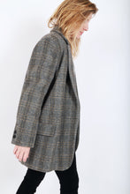Load image into Gallery viewer, Cikaito Coat in Beige
