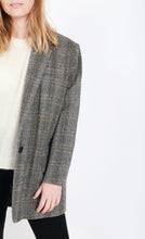 Load image into Gallery viewer, Cikaito Coat in Beige
