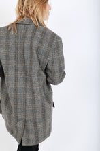 Load image into Gallery viewer, Cikaito Coat in Beige

