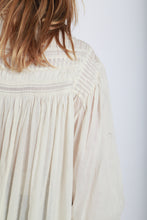 Load image into Gallery viewer, Plalia Shirt in Ecru
