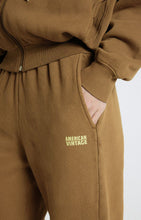Load image into Gallery viewer, Izubird Joggers in Moka Vintage
