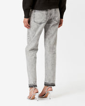 Load image into Gallery viewer, Sulanoa Pants in Light Grey
