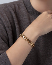 Load image into Gallery viewer, Slim Penelope Bracelet in Gold
